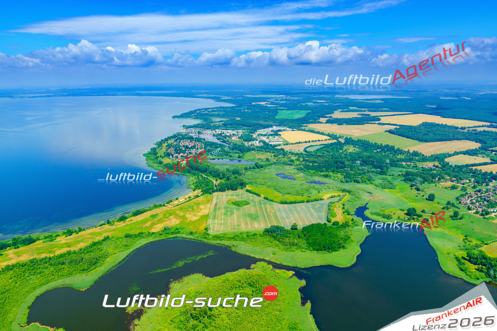 Die Luftbildaufnahme Hafendorf - Müritz wurde 2018 mittels Flugzeug (keine Drohne) erstellt. Perfekte Schärfe und Druck- Auflösung- Garantiert!