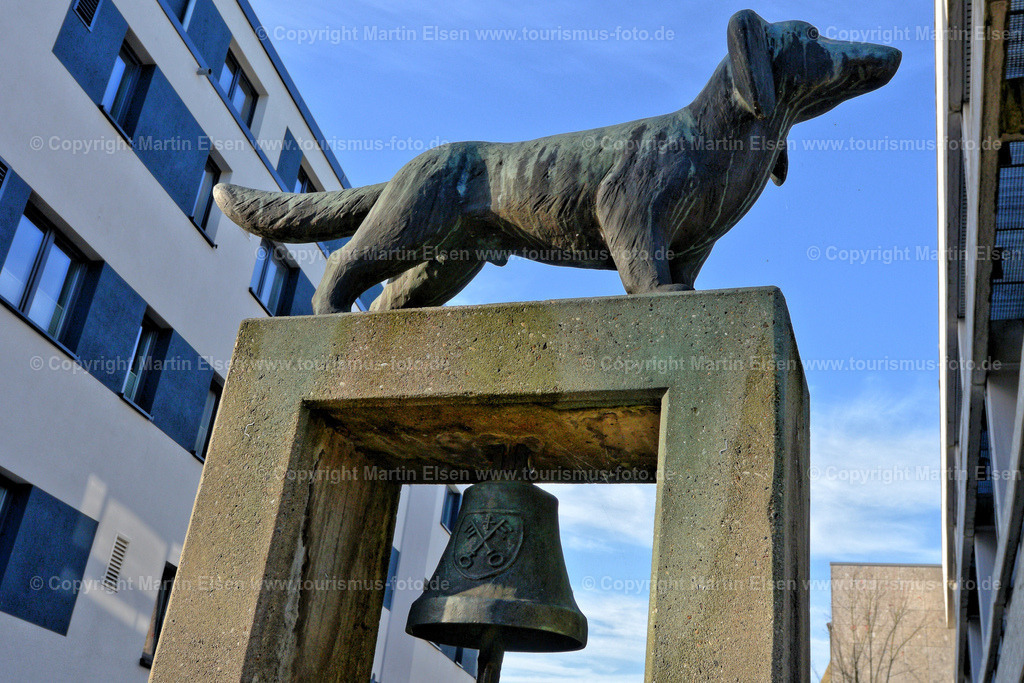 Buxtehude_ELS_4472aa | Buxtehude - Aufnahmedatum: 01.11.2014, Aufnahmehöhe:  m, Koordinaten:  - , Bildgröße: 4448 x  2968 Pixel - Copyright 2014 by Martin Elsen, Kontakt: Tel.: +49 157 74581206, E-Mail: info@schoenes-foto.deSchlagwörter:Foto,Tourismus,Kirche,Rathaus,NSB,Museum,Vivienstraße,Hafen,Nachtaufnahmen,BSV,Handball,Fleth, - Realisiert mit Pictrs.com