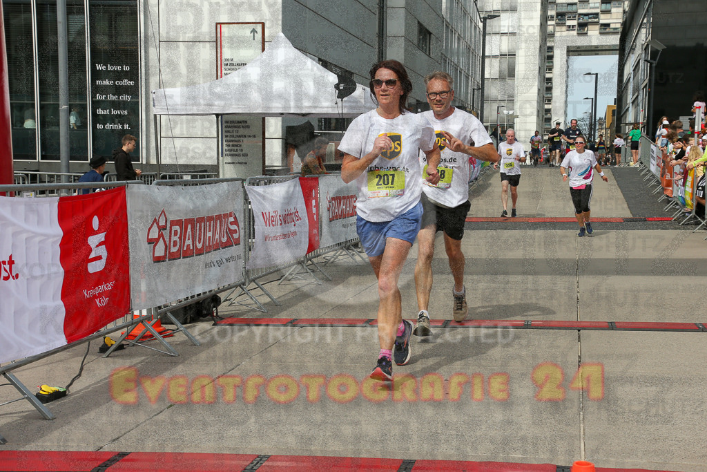 250920_1327_EX1_4776 | Sportfotografie im Rhein-Sieg Kreis, Köln, Bonn, NRW, Rheinland Pfalz, Hessen, etc. Unser Tätigkeitsfeld umfasst den Laufsport vom Volkslauf über den Marathon, Duathlon, Triathon bis zum Ultralauf wie Kölnpfad Ultra oder Schindertrail.