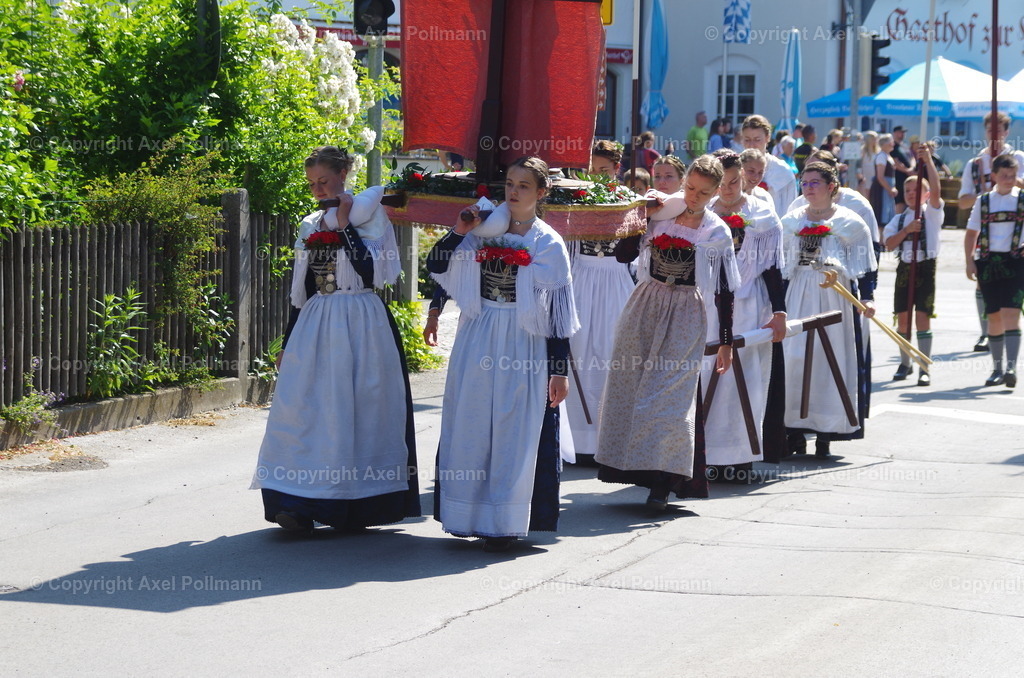 IMGP3960 | fotografiert von Axel PollmannLeonhardi Wallfahrt Benediktbeuern und Murnau, Fronleichnam, Fasching, Landschaft im Loisachtal und Benediktbeuern  - Realisiert mit Pictrs.com