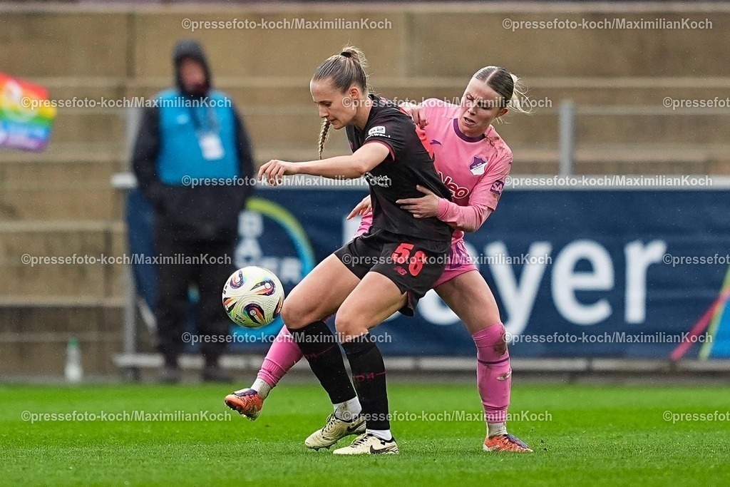 xYDRx22022601026 | 22.02.2026, xydrx, Frauen Fußball, 1.Fußball Bundesliga, Bayer 04 Leverkusen - TSG 1899 Hoffenheim, Saison 2025 2026, Ulrich-Haberland-Stadion: Juliette Vidal (Bayer 04 Leverkusen #56) im Zweikampf gegen Laura Gloning (TSG 1899 Hoffenheim #20)   DFB regulations prohibit any use of photographs as image sequences and or quasi-video.Photo: xYannisxDreimannxPressefotoKochx