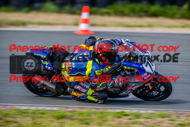 MaZZes_FotoMatrix_220722_7834 | IDM1000