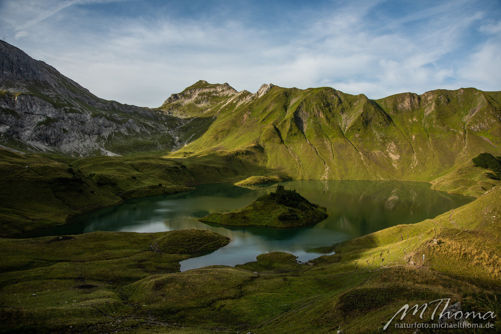 Schrecksee | Dies ist der Online-Shop von naturfoto.michaelthoma.de. Ich bin leidenschaftlicher Naturfotograf und fotografiere von der Andromedagalaxie bis zum Zwergtaucher, von der Ameise bis zum Orionnebel alles was mit Natur zu tun hat. Hier kann eine Auswahl meine - Realisiert mit Pictrs.com