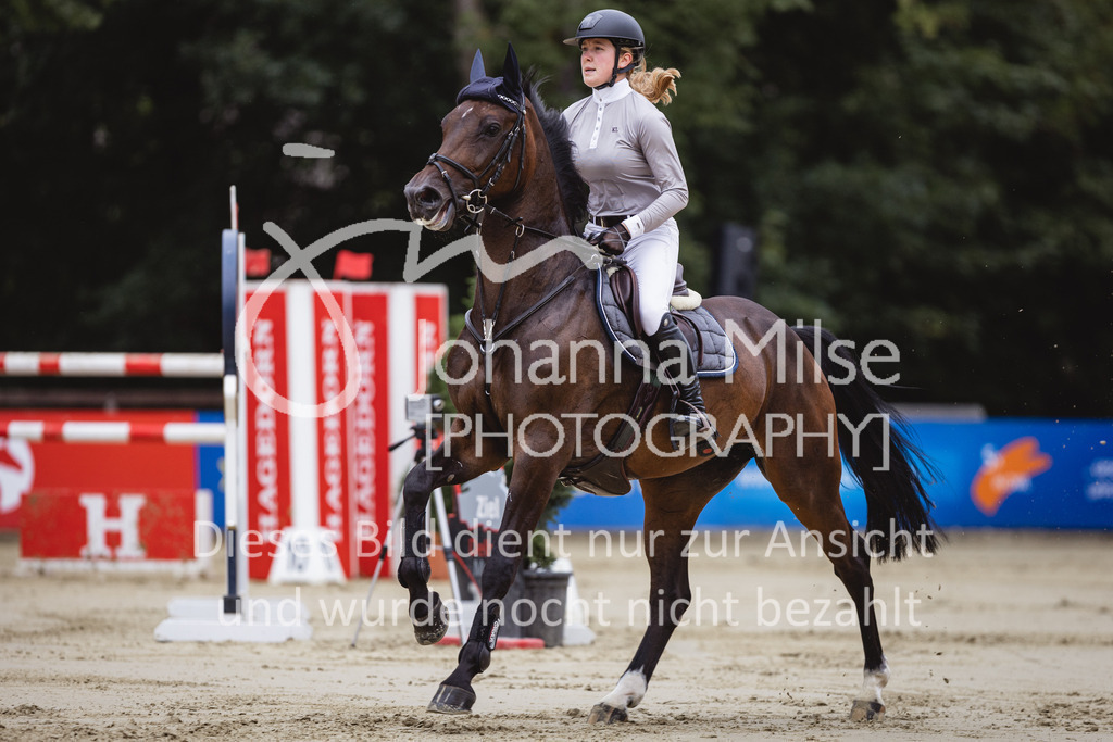 230824_Delbrueck_AmateurM2-280 | Deine schönsten Turniermomente als professionelle Fotos! Entdecke hochwertige Pferdesport-Fotografie im Online-Shop. Jetzt Fotos finden & bestellen!