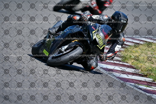 26bt04-0300 | markuskiefer.com - Realisiert mit Pictrs.com