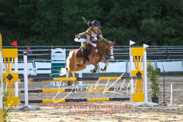DKP45237 | Turnierfotos kaufen im Webshop von Daniel Kuhl Photography – entdecke professionelle Reitsportfotos aus Turnieren & Events. Hochwertige Turnierbilder online bestellen & sichern. Jetzt Fotos von Reitsportturnieren kaufen!