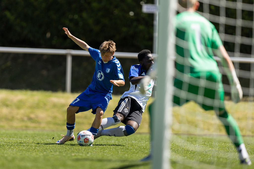 Fußball I Männer I 40. Pfingscup Hollage I 13315 | realhellocedii - Realisiert mit Pictrs.com
