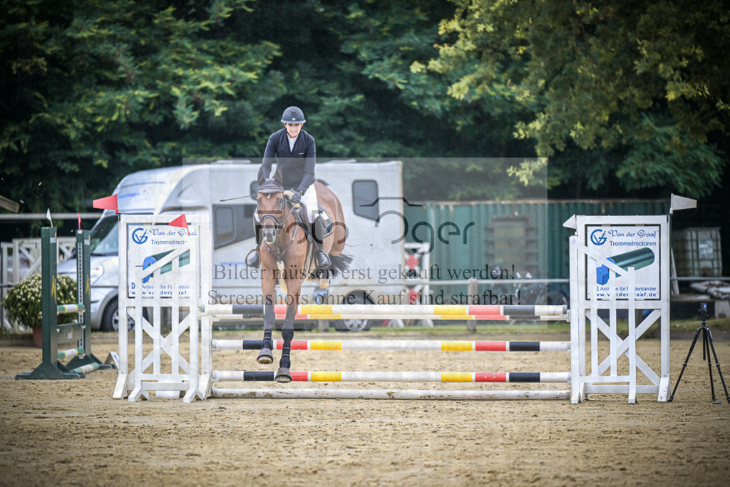 DOS_2594 | Entdecke hochwertige Reitturnierfotos von Foto Oger. Professionell, emotional und authentisch – jetzt Lieblingsmomente im Shop bestellen.Deutschlandweite Turnierfotografie. - Realisiert mit Pictrs.com