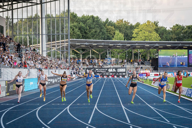Deutsche Leichtathletik-Meisterschaften; Bochum-Wattenscheid, 25.07.2026 | 100m Finale der Frauen mit Jolina Ernst (TV Wattenscheid 01), Gina Lückenkemper (SCC Berlin) und Emma Goretzka (LAC BERLIN); Deutsche Leichtathletik-Meisterschaften am 25.07.2026 im Lorheide-Stadion, Bochum-Wattenscheid (Nordrhein-Westfalen).
