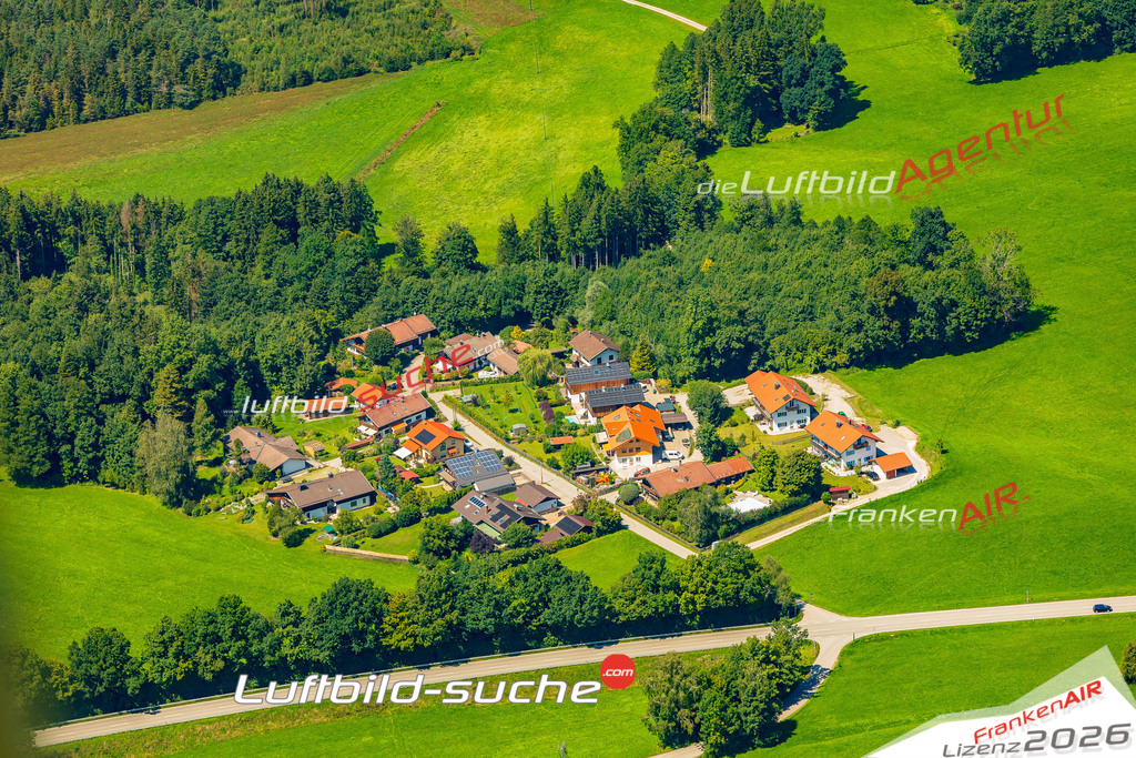 Luftaufnahme von Schönrain Königsdorf Bild- Das Luftbild wurde 2025 vom UL-Flugzeug heraus erstellt ( keine Drohne ) - Hochauflösende Luftaufnahme -Nicht vergleichbar mit Google Maps oder Satelittenbilder- Die Geschenkidee !Mit Lizenz und Bildrechte bestellbar
