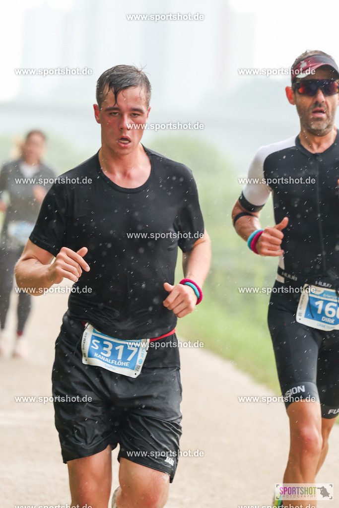 LUR_1334 | 34. M-net Erlanger Triathlon 2025 #erlangertriathlon  #mnettriathlon2025 #mnettriathlon #team #olympischedistanz #mitteldistanz #triathlon #maindonaukanal  #erlangertriathlon2025 #yourpictrs #tv1848 #tv1848erlangen  #triathlonbayern #sportinerlangen #demsportverbunden #sportshot_your_pictrs Copyright: www.sportshot.de