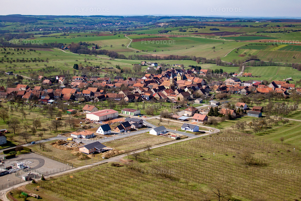 Luftbild: Ortsansicht von Nordosten in Butten im Bundesland Bas-Rhin in Frankreich. – Foto: IMG_38482.jpg vom 20.03.2011 durch Werner Riehm/FLY-FOTO.de – Auflösung des Originals: 4274 x 2850 px