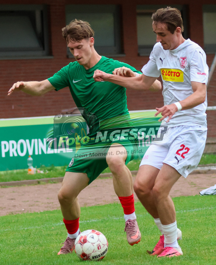 TuS Bersenbrück - HSC Hannover | Auf dem Bild zu sehen: weiß TuS Bersenbrück: ; grün HSC Hannover: TuS Bersenbrück, HSC Hannover, Saison 25/26, Testspiel, Bünde, Deutschland - Realisiert mit Pictrs.com