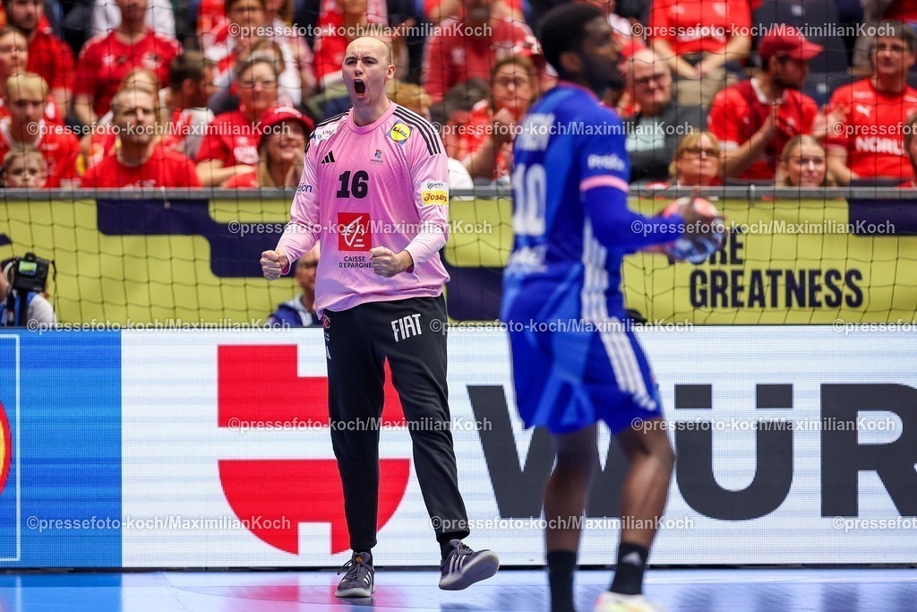 EHF24012601046 | 24.01.2026, Handball, Men's EHF EURO 2026, Frankreich - Portugal, Jyske Bank Boxen in Herning, Dänemark, Main Round:  Charles Bolzinger (France #16)