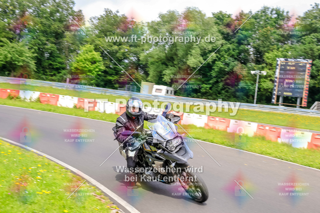 VBK-7260 | Hier findet Ihr Bilder von Touristenfahrten auf der Nürburgring Nordschleife oder von anderen Veranstaltungen die ich besucht habe. Viel Spass beim Durch Schauen 
