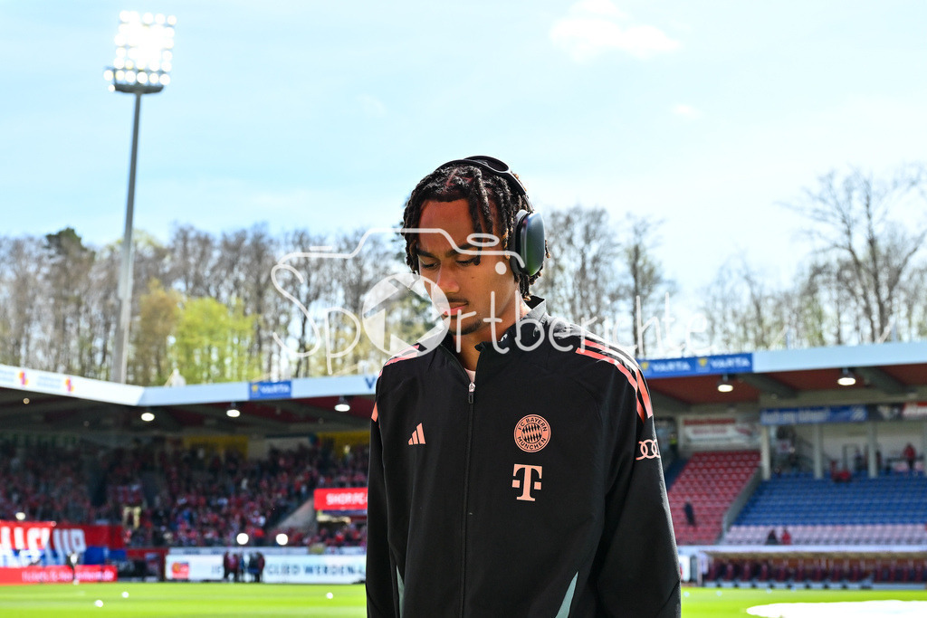1. FC Heidenheim - FC Bayern München | im Bild Jonah KUSI-ASARE (FC Bayern Muenchen 41) / Einzelfoto / Freisteller / Bundesliga: 1. FC Heidenheim - FC Bayern Muenchen, Voith Arena am 19.04.2025