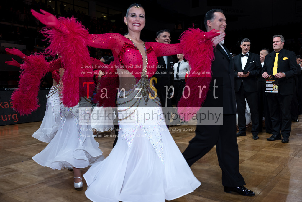 20241109_DM-Formationen_7613 | Tanzsportbilder, Standardtanz, Lateintanz, WDSF, DTV, LTVB, dancecomp, goc, hessen tanzt, blaues band der spree, walzer, tango, wiener walzer, slowfox, quickstepp, samba, rumba, cha-cha-cha, paso doble. jive, hd-kroft photography, turniertanzsport