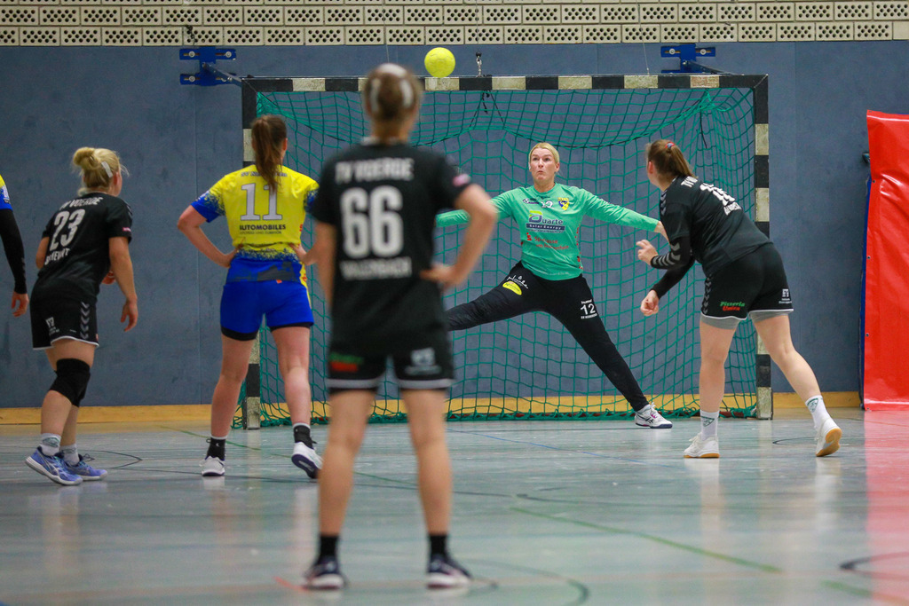 SVN_TvVoerde_021124_082 | Bildergalerie von Sport-Ereignissen aber auch von weiteren spannenden Dingen - nicht nur vom Niederrhein. In Anlehnung an den bekannten Spruch von Hanns Dieter Hüsch heißt das Motto: "Niederrhein ist überall".  - Realisiert mit Pictrs.com