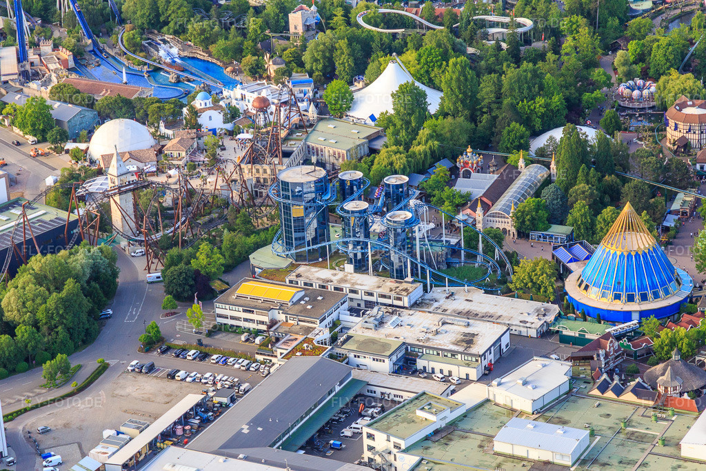 Luftbild: Euro-Mir und Museum Mir-Station des Europapark Rust in Rust im Bundesland Baden-Württemberg in Deutschland. – Foto: IMG_147297.jpg vom 29.05.2025 durch Werner Riehm/FLY-FOTO.de – Auflösung des Originals: 5472 x 3648 px – ico_highlight