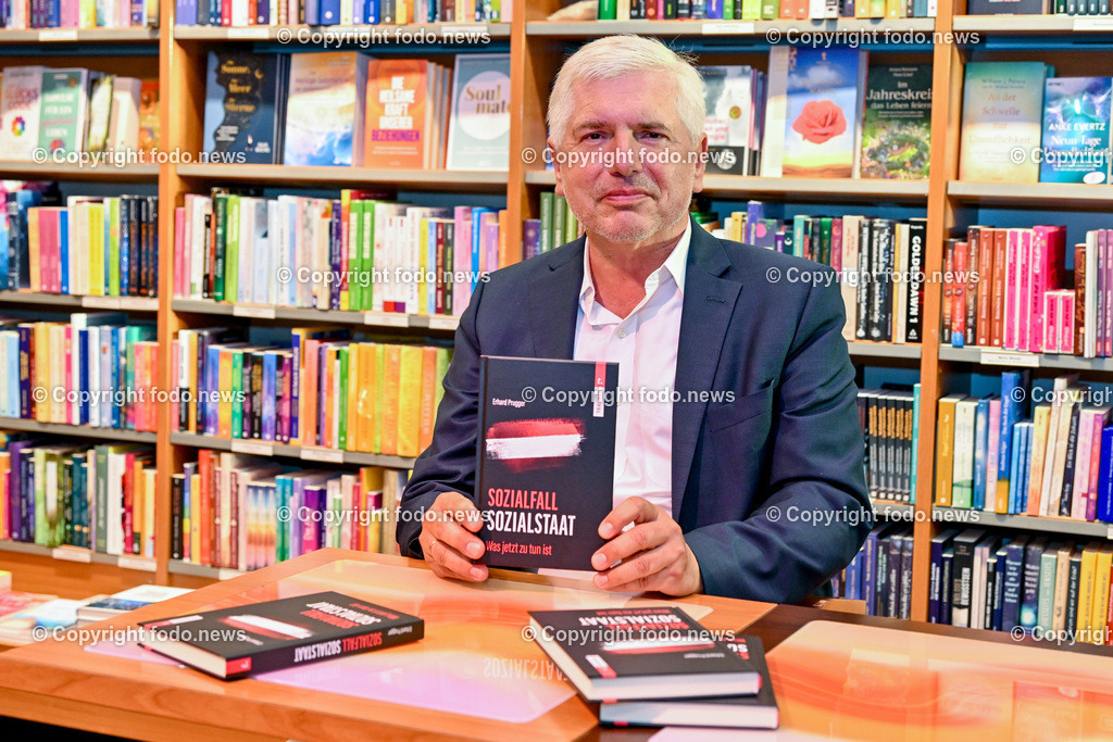 Linz_ Buchpraesentation Erhard Prugger_ 04.10.2023-6 | 04.10.2023, Linz, AUT, Buchpraesentation Erhard Prugger, im Bild Buchpraesentation Erhard Prugger - Sozialfall - Sozialstaat