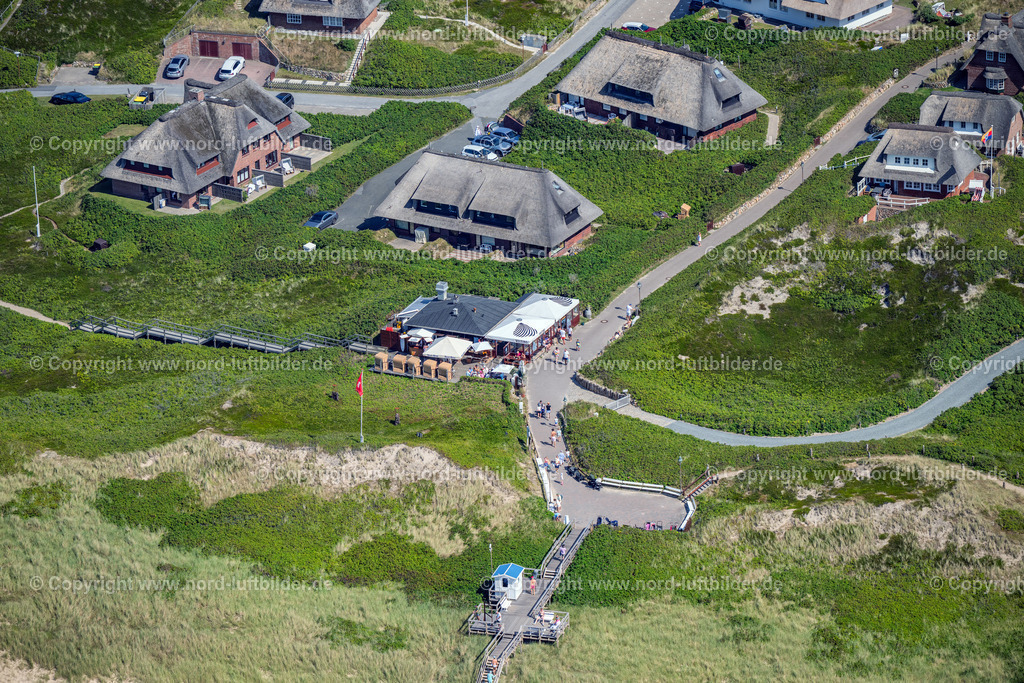Sylt_Rantum_Strandmuschel_Restaurant_Sylt_ELS_6107130825 | SYLT 13.08.2025 Gebäude des Restaurant " Strandmuschel Strandwirtschaft " in Rantum (Sylt) im Bundesland Schleswig-Holstein, Deutschland. // Building of the restaurant "Strandmuschel Strandwirtschaft" in Rantum (Sylt) in the federal state of Schleswig-Holstein, Germany. Foto: Martin Elsen