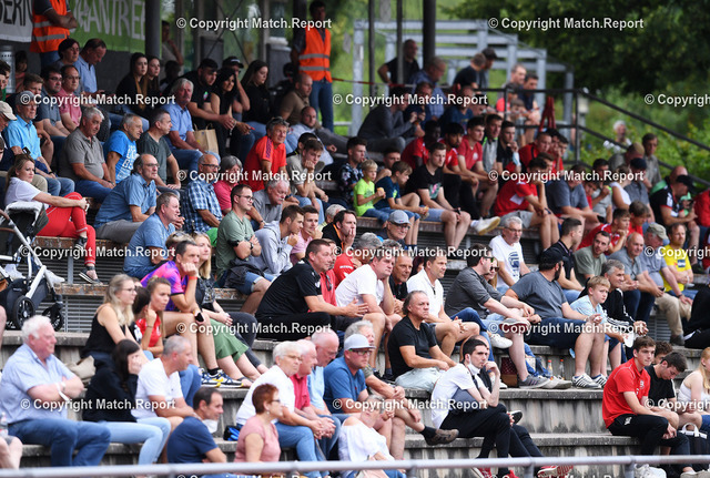 Fussball WFV-Pokal 2021/2022: FC Rottenburg - TSG Balingen | Fussball 2021/2022    27.07.2021WFV-Pokal 2. RundeFC Rottenburg - TSG BalingenZuschauer auf der Tribuene im Hohenbergstadion beim FC RottenburgFOTO: ULMER PressebildagenturxxNOxMODELxRELEASExx
