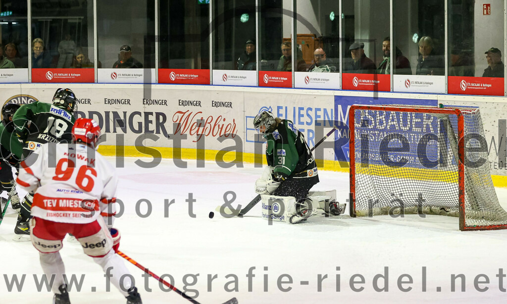 2023-03-14_035_TSV_Erding_gegen_TEV_Miesbach | Erding, Deutschland, 14.03.2023:
Eishockey, Bayernliga Playoffs 2022 / 2023, Halbfinale, TSV Erding gegen TEV Miesbach, Endergebnis: 5:3

Foto: Christian Riedel / fotografie-riedel.net