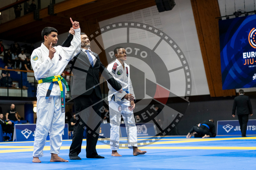 20240121PBB7367 | Fighters compete during the second day of the IBJJF European Championship in Paris, France, on January 21, 2024.