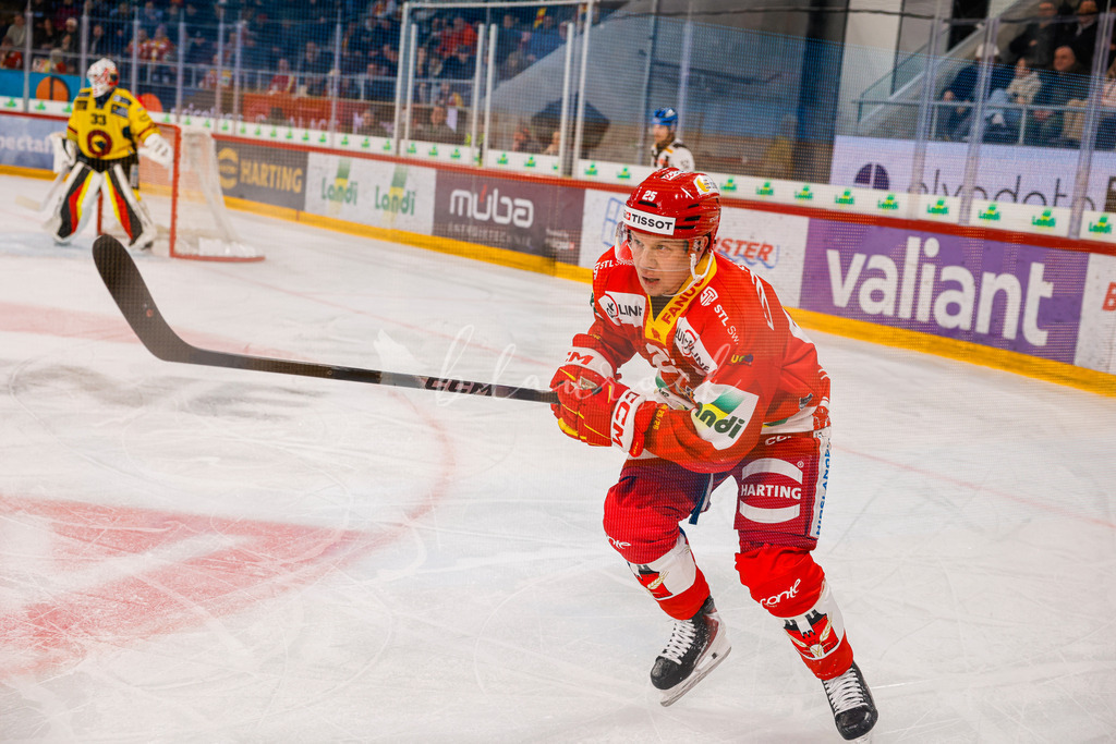EHCB vs SCB 20260110_wb-3262 | Sportbilder, Sportfotograf, Hochzeits- und Eventfotografin, Flugshows, Portraits und Tiershooting, Aviation, Downhill, Nationalleague, Swissleague, International