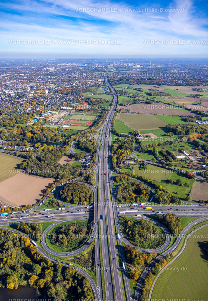 Moers221004031 | Luftbild, Autobahnkreuz Moers, Autobahn A40 und Autobahn A57, Moers-Hülsdonk, Moers, Ruhrgebiet, Nordrhein-Westfalen, Deutschland