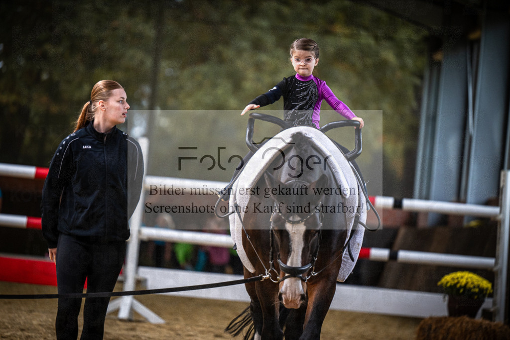 DOS_0097 | Entdecke hochwertige Reitturnierfotos von Foto Oger. Professionell, emotional und authentisch – jetzt Lieblingsmomente im Shop bestellen.Deutschlandweite Turnierfotografie. - Realisiert mit Pictrs.com