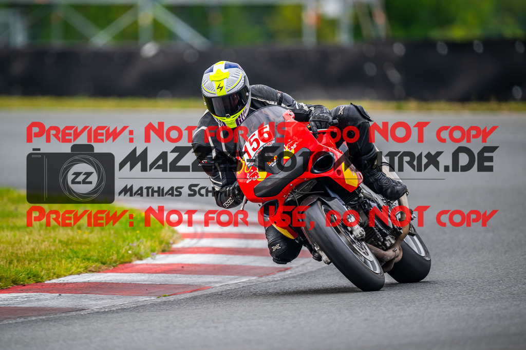 MaZZes_FotoMatrix_240724_6007705_3814 | ROT