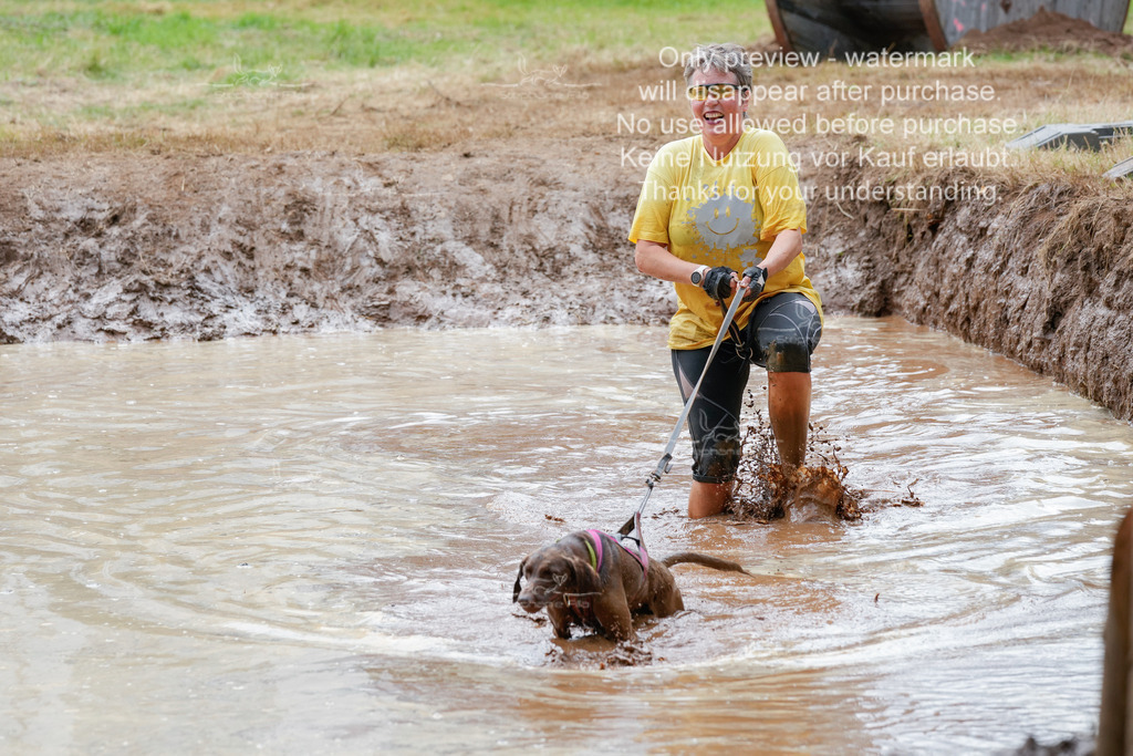 Schlamm_mit_Hund (446 von 460) | stephaniefillaphotographie - Realisiert mit Pictrs.com