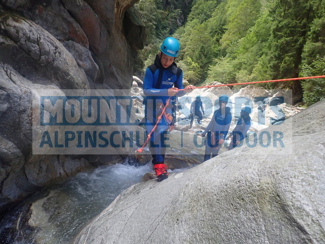 P1020003 | Bestelle die Bilder deines Berg- oder Wasser-Abenteuers mit Mountain Sports bequem von zu Hause aus direkt über unseren Online Fotoshop von pictrs.com. - Realisiert mit Pictrs.com