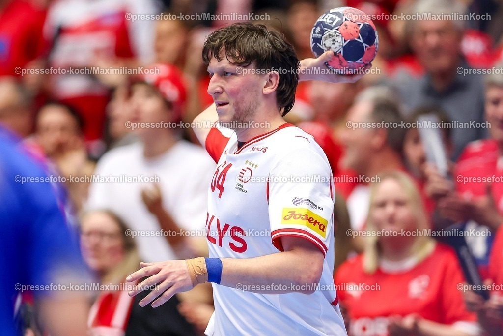 EHF18012602122 | 18.01.2026, Handball, Men's EHF EURO 2026, Dänemark - Rumänien, Jyske Bank Boxen in Herning, Dänemark, Preliminary Round:  Lasse Kjaer Moller (Denmark #64) 