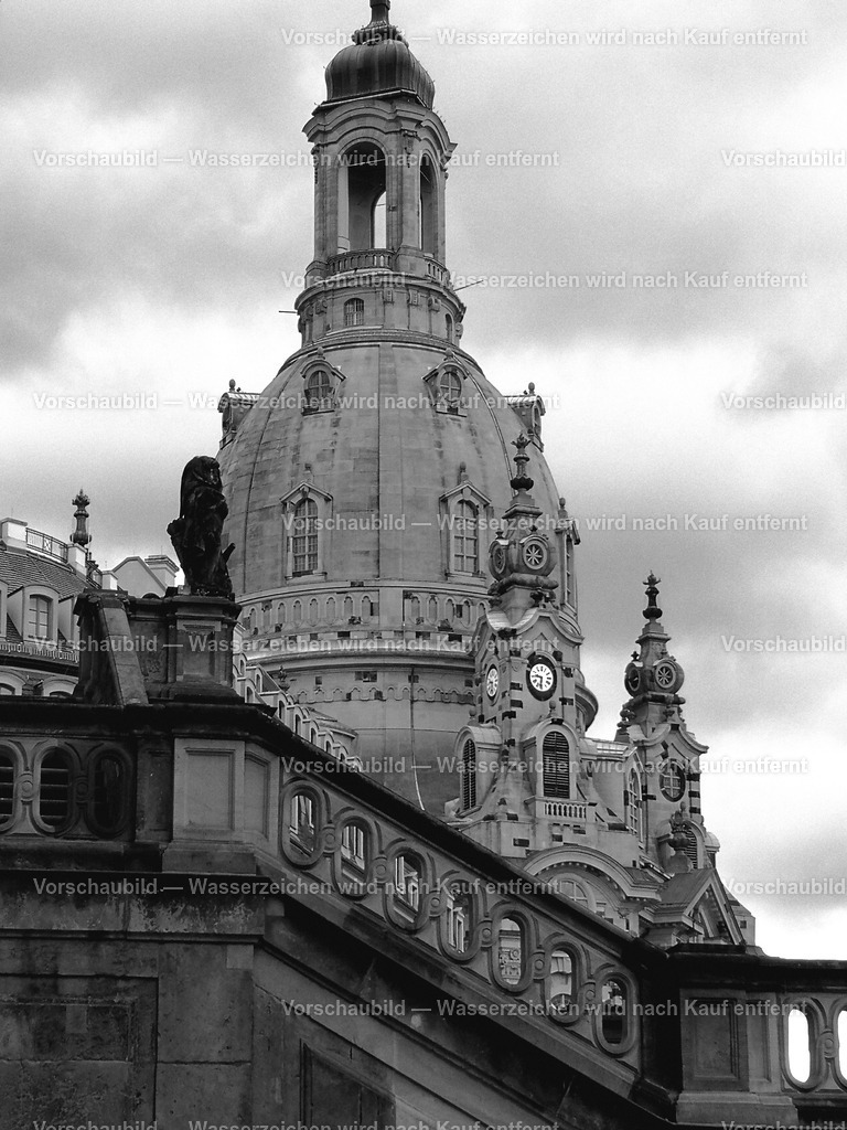 Frauenkirche-Dresden | online Fotogalerie mit schwarz-weiß Fotografien und Shop für zeitlose  Poster und Leinwände in stilvollem schwarz weiß  - Realisiert mit Pictrs.com