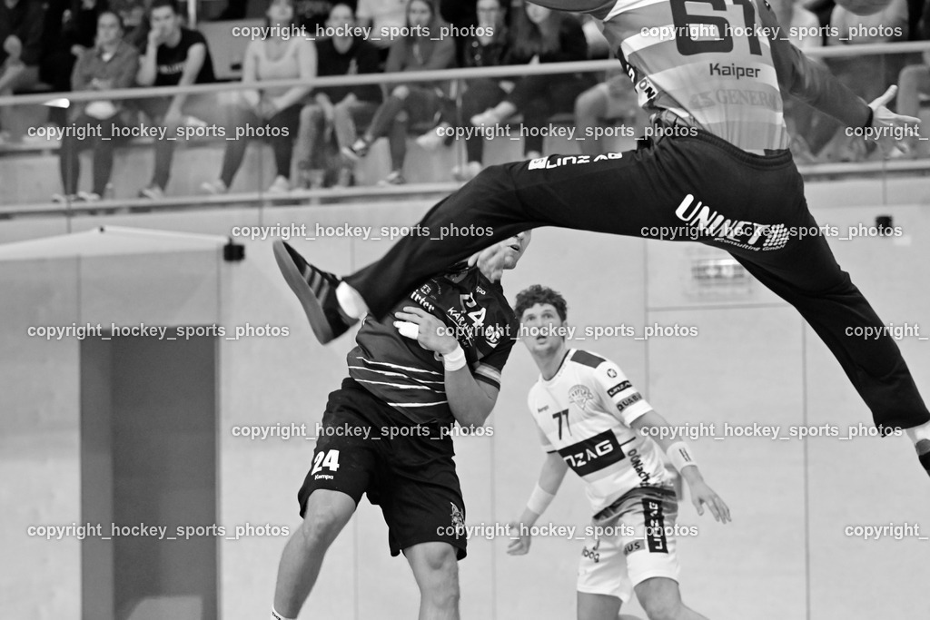 SC Ferlach vs. HC Linz AG 11.10.2023 | #24 JOVANOVIC Mladan SC Ferlach, #77 DERDAK Elias HC LINZ, #61 KAIPER Florian HC LINZ, SC Ferlach vs. HC Linz AG 11.10.2023, SC Ferlach vs. HC Linz AG am 11.10.2023 in Ferlach (Ballspielhalle Ferlach), Austria, (Photo by Bernd Stefan)