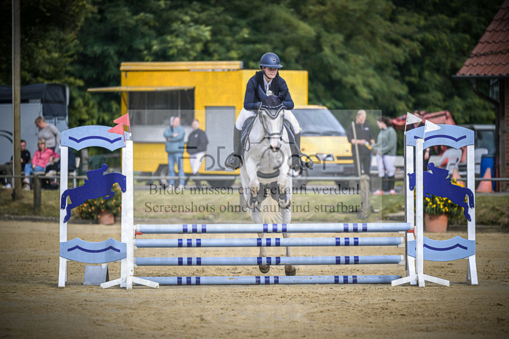 DOS_1783 | Entdecke hochwertige Reitturnierfotos von Foto Oger. Professionell, emotional und authentisch – jetzt Lieblingsmomente im Shop bestellen.Deutschlandweite Turnierfotografie. - Realisiert mit Pictrs.com