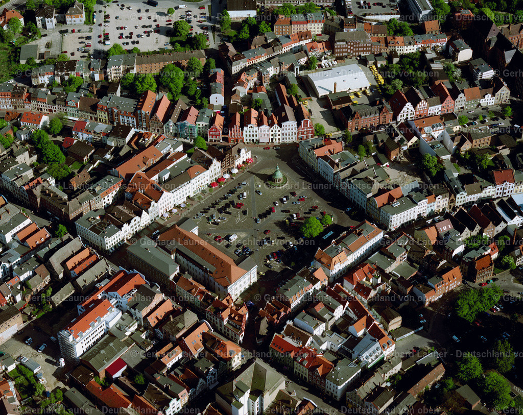 7000884 | Online-Shop für Luftbilder aus Deutschland. Seit über 45 Jahren baut Gerhard Launer das Luftbildarchiv mit unterschiedlichsten Themen stetig weiter aus.