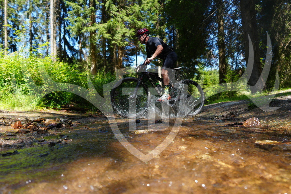 FC605211 | Fotogalerie der Treibjagd im Dunkelwald - Dein MTB Etappenrennen im Erzgebirge - Realisiert mit Pictrs.com