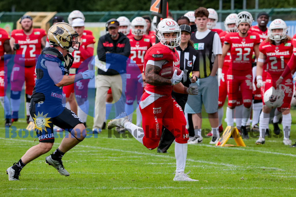 GFL: Paderborn Dolphins vs. New Yorker Lions{date} -  | {headline}(Foto: Sebastian Sendlak / BOND) - Realisiert mit Pictrs.com