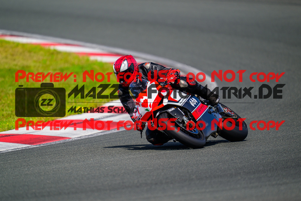 MaZZes_FotoMatrix_240725_6007705_4975 | ROT