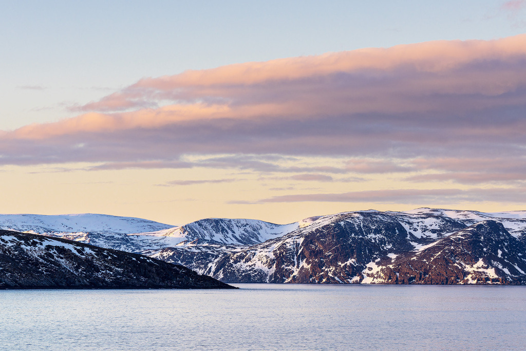Berge und Felsen im Winter nahe Havøysund in Norwegen | Berge und Felsen im Winter nahe Havøysund in Norwegen.