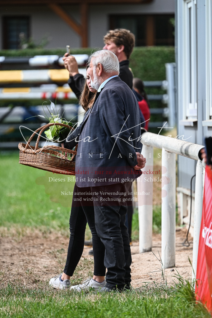 DSC_8685 | Pferde- und Turnierfotografie in Westsachsen. Pferdeportraits, Auftragszeichnungen und intuitive Kunst.