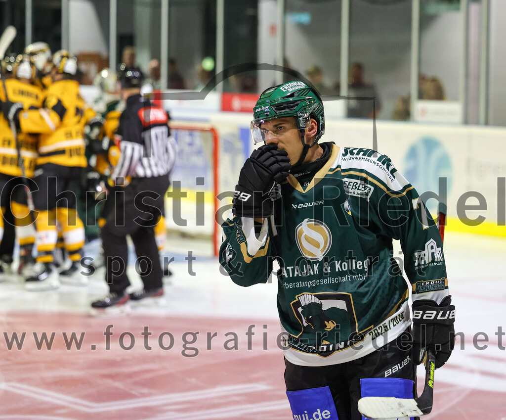 2025-08-22_125_TSV_Erding_gegen_EV_Fuessen | Erding, Deutschland, 22.08.2025:Eishockey, Oberliga Süd 2025 / 2026, Testspiel, TSV Erding gegen EV Füssen, Endergebnis: 1:4Louis Trattner (Erding Gladiators, #7)Foto: Christian Riedel / fotografie-riedel.net