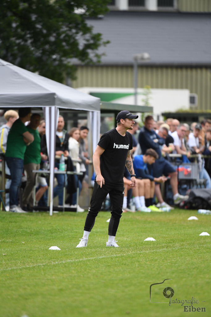 Sport-Duwe Cup | Sport-Duwe Cup Oldenburg; SSV Jeddenloh (weiß)-VFB Oldenburg (blau) am 05.07.2025 in Oldenburg (Sportanlage TuS Eversten), Photo: Philip Eiben 2025 - Realisiert mit Pictrs.com
