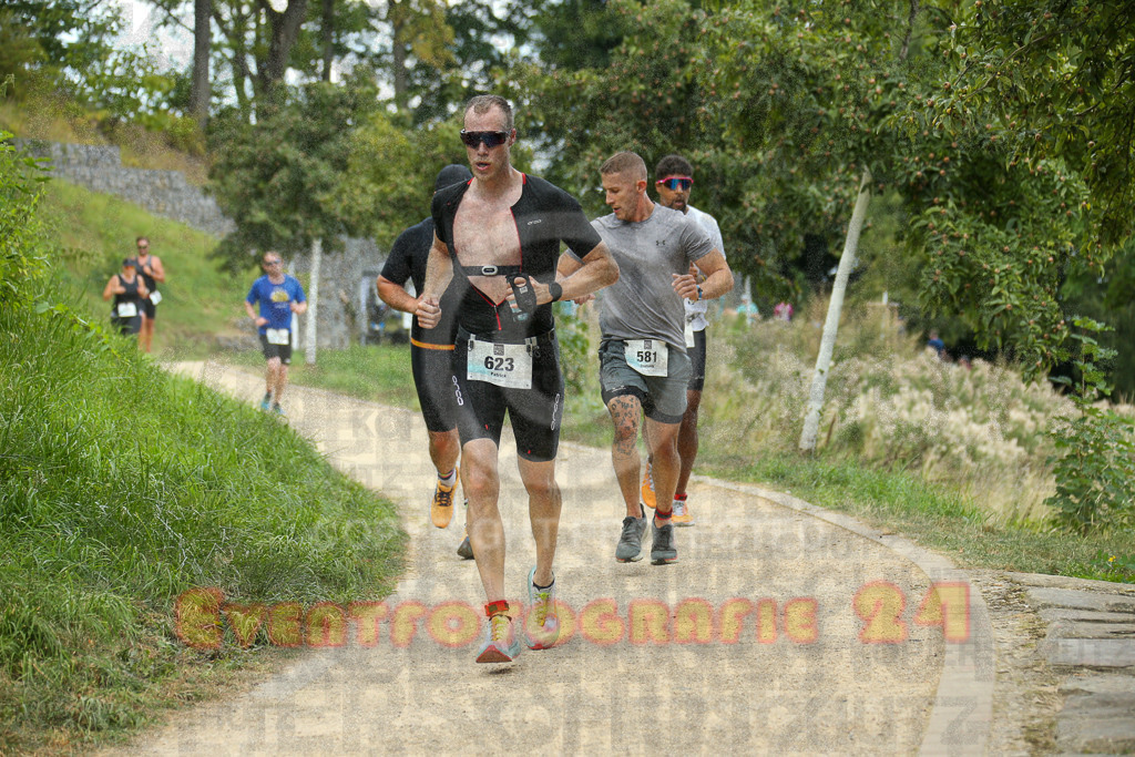 250824_1420_EX1_5904 | Sportfotografie im Rhein-Sieg Kreis, Köln, Bonn, NRW, Rheinland Pfalz, Hessen, etc. Unser Tätigkeitsfeld umfasst den Laufsport vom Volkslauf über den Marathon, Duathlon, Triathon bis zum Ultralauf wie Kölnpfad Ultra oder Schindertrail.