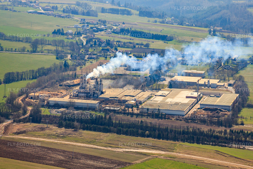Aerial view: Albert Jung SA Sawmill in Berling in the state Moselle, France.Photo: IMG_38523.jpg taken on 03/20/2011 by Werner Riehm/FLY-FOTO.comResolution of the original: 4752 x 3168 pxScierie Berling - ALBERT JUNG