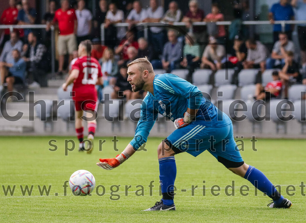 2023-07-29_029_FC_Finsing_gegen_SC_Kirchasch | Finsing, Deutschland, 29.07.2023:
Fußball, Kreisliga 2023 / 2024, 1. Spieltag, FC Finsing gegen SC Kirchasch, Endergebnis: 0:2

Torwart Daniel Schröder (FC Finsing, #1)

Foto: Christian Riedel / fotografie-riedel.net