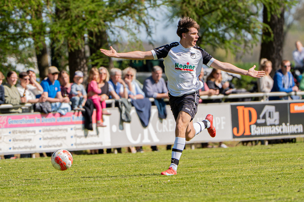Fußball I Herren I Saison 2025-2026 I Kreisliga VEC I 24. Spieltag I 1. FC Varenesch - SC SW Bakum I 12121 | jns.sportfotos - Realisiert mit Pictrs.com